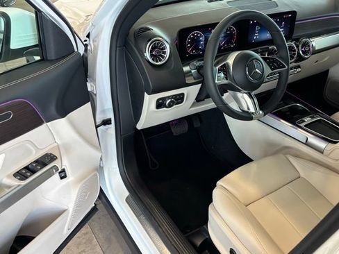 New 2026 Mercedes-Benz GLB 250 4MATIC image 9