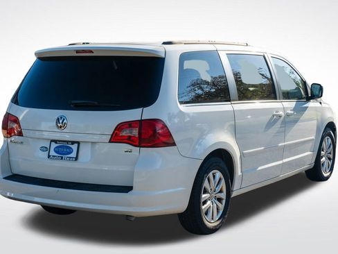 Used 2012 Volkswagen Routan SE image 6