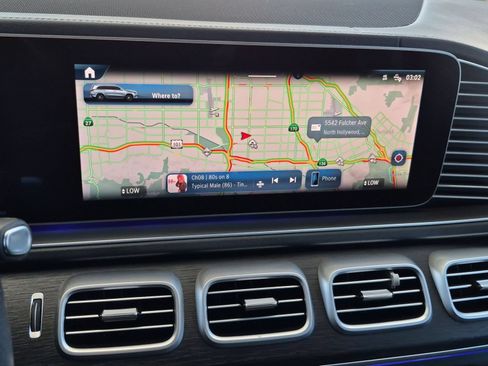 Used 2025 Mercedes-Benz GLS 580 4MATIC image 19