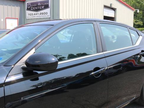 Used 2020 Nissan Altima 2.5 SR FWD image 4