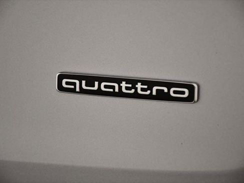 Used 2025 Audi Q5 2.0T Premium Plus w/ Premium Plus Package AWD/4WD image 10