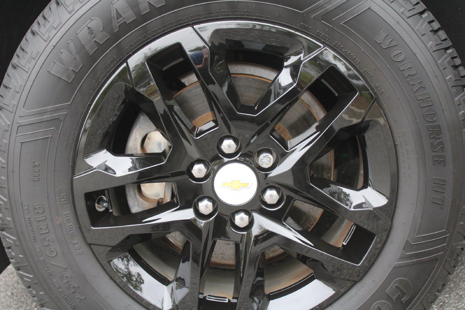 Used 2020 Chevrolet Traverse LT FWD image 18