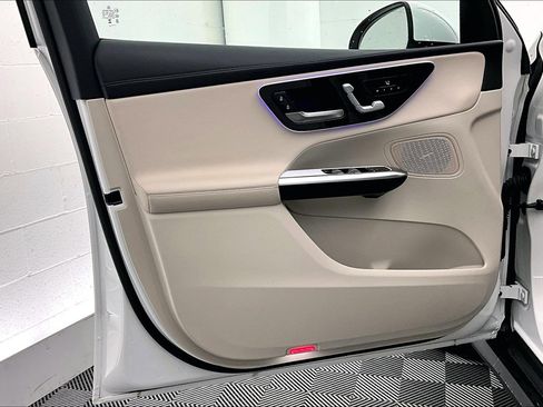 Certified 2023 Mercedes-Benz GLC 300 image 24