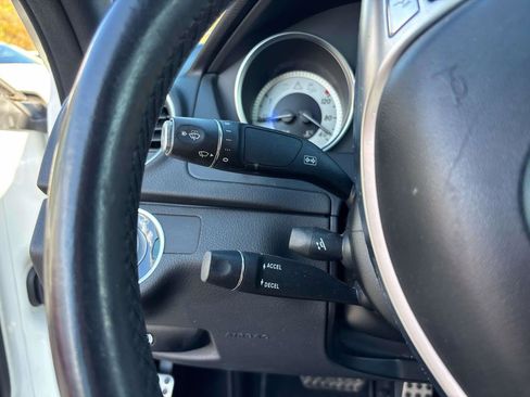 Used 2013 Mercedes-Benz C 300 Sport image 25