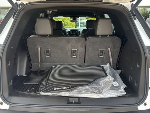 Used 2023 Chevrolet Traverse LT w/ LPO, Roadside Safety Package AWD/4WD image 27