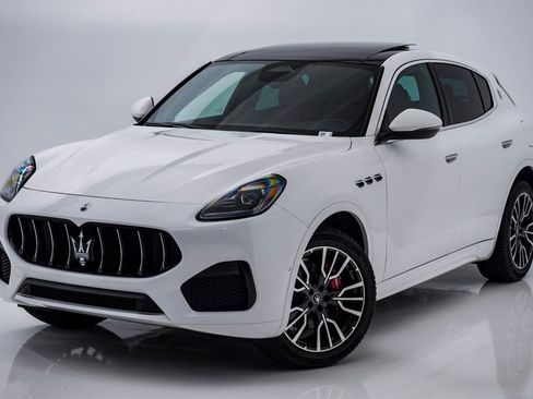 New 2025 Maserati Grecale GT image 3