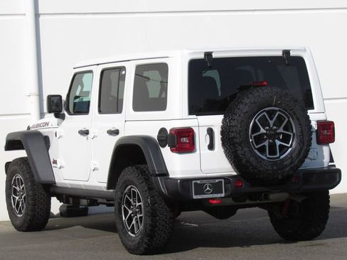 Used 2026 Jeep Wrangler Unlimited Rubicon AWD/4WD image 5