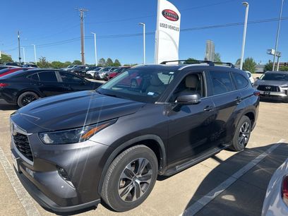 Used 2023 Toyota Highlander XLE