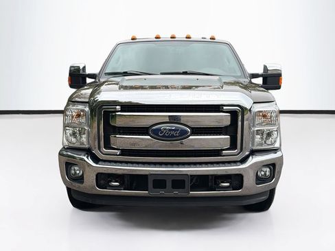 Used 2016 Ford F250 XLT w/ XLT Premium Package RWD image 2