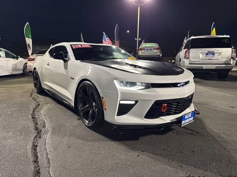 Used 2018 Chevrolet Camaro SS RWD image 1