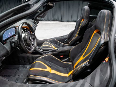 Used 2019 McLaren 720S Performance RWD image 39