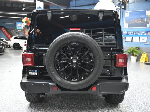 Used 2021 Jeep Wrangler Unlimited Sahara w/ Cold Weather Group image 5