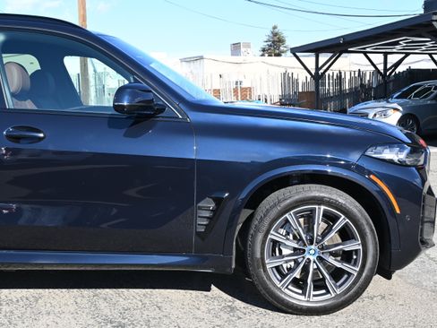 Used 2024 BMW X5 xDrive50e w/ M Sport Package AWD/4WD image 13