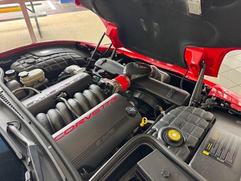 Used 2004 Chevrolet Corvette Convertible w/ Preferred Equipment Group RWD image 8