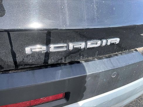 Used 2023 GMC Acadia SLT image 24