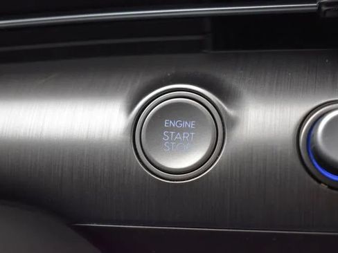 Used 2025 Hyundai Kona SEL FWD image 30