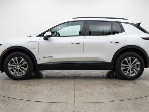 Used 2025 Chevrolet Equinox LT image 5
