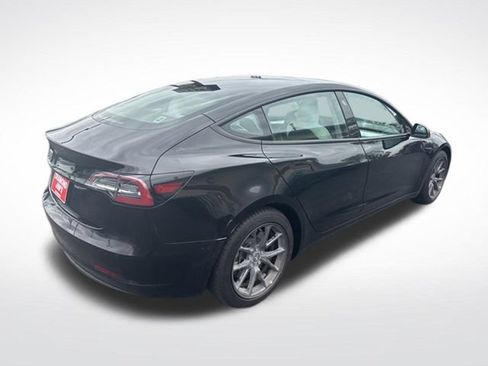 Used 2021 Tesla Model 3 Standard Range Plus RWD image 3