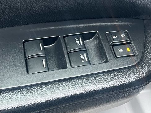 Used 2017 Honda Pilot Touring image 47