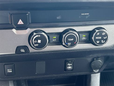 Used 2019 Toyota Tacoma SR w/ SR Convenience Package image 23