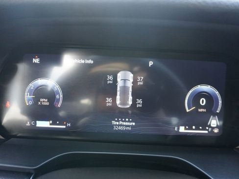 Used 2023 Jeep Grand Cherokee Altitude image 11