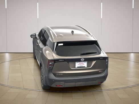 Certified 2025 Nissan Kicks SR FWD image 32