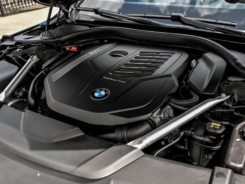 Used 2022 BMW 740i xDrive w/ M Sport Package AWD/4WD image 22