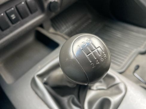 Used 2006 Nissan Xterra S image 19