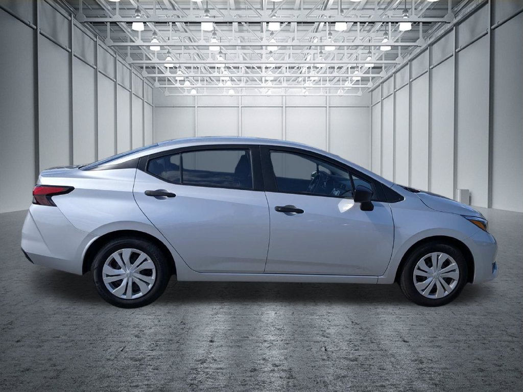Used 2025 Nissan Versa S FWD image 7