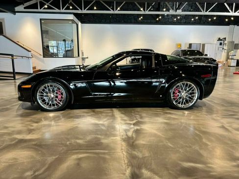 Used 2006 Chevrolet Corvette Z06 w/ Preferred Equipment Group image 2
