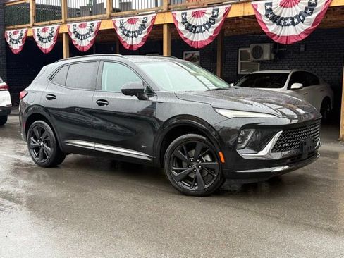 Used 2024 Buick Envision Sport Touring image 2