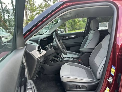 Certified 2025 Chevrolet TrailBlazer LT w/ Convenience Package FWD image 19
