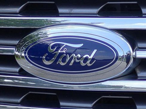 Used 2019 Ford Expedition Max XLT w/ Equipment Group 202A RWD image 16