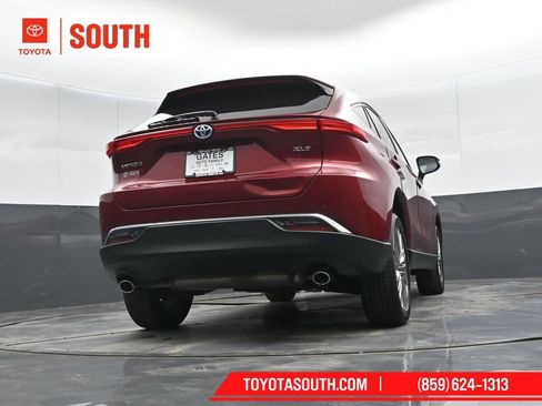 Used 2023 Toyota Venza XLE AWD/4WD image 37