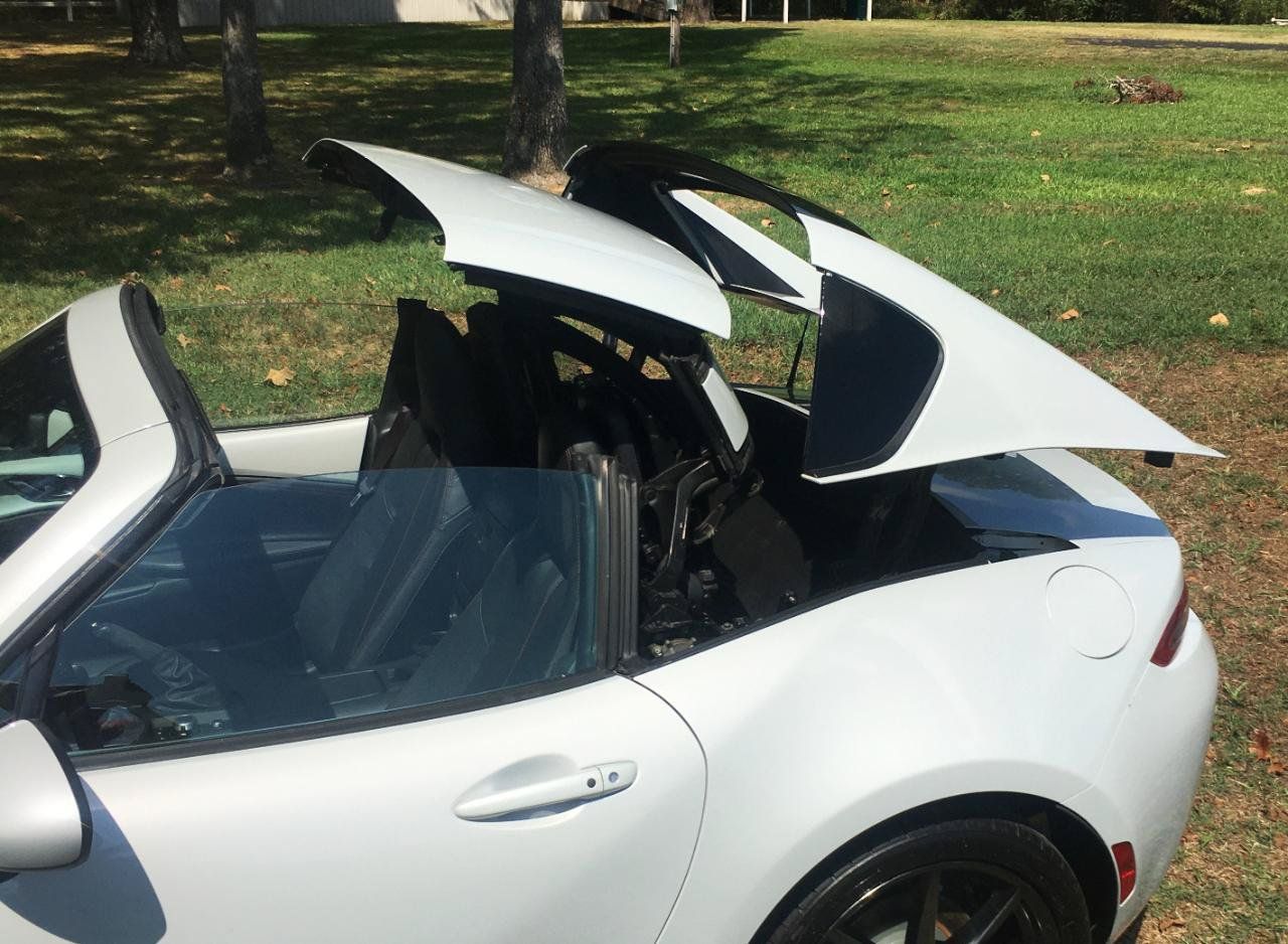 Used 2017 MAZDA MX-5 Miata RF Grand Touring RWD image 13
