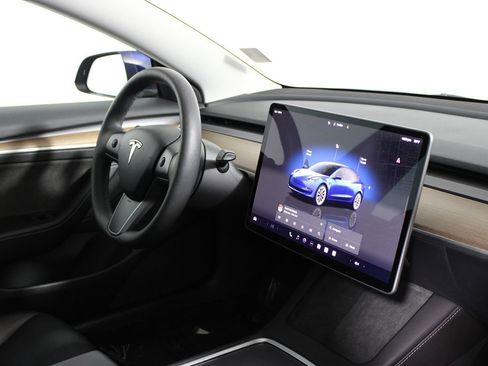 Used 2023 Tesla Model 3 Standard Range image 13