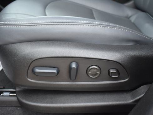 Used 2024 Buick Enclave Premium AWD/4WD image 12