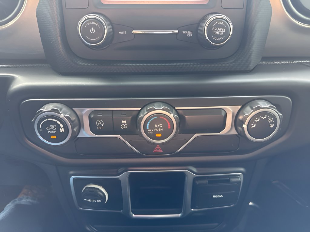 Used 2020 Jeep Wrangler Sport AWD/4WD image 17