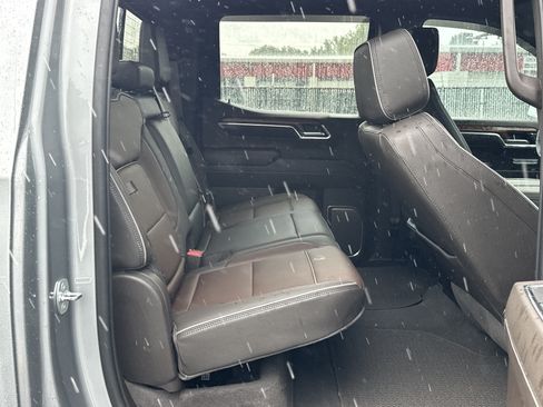 Used 2023 GMC Sierra 1500 Denali w/ Technology Package AWD/4WD image 13