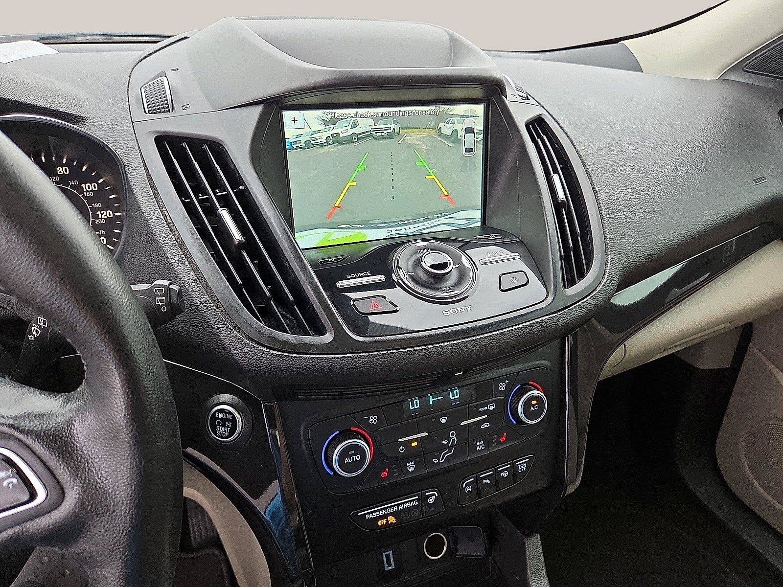 Used 2019 Ford Escape Titanium FWD image 17