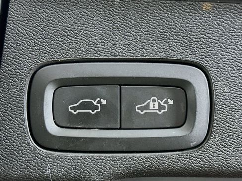 Used 2023 Volvo XC60 B5 Ultimate w/ Climate Package FWD image 31