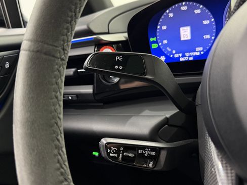 Certified 2025 Porsche Macan 4 Electric image 48