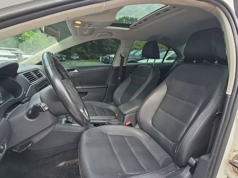 Used 2012 Volkswagen Jetta SE FWD image 15