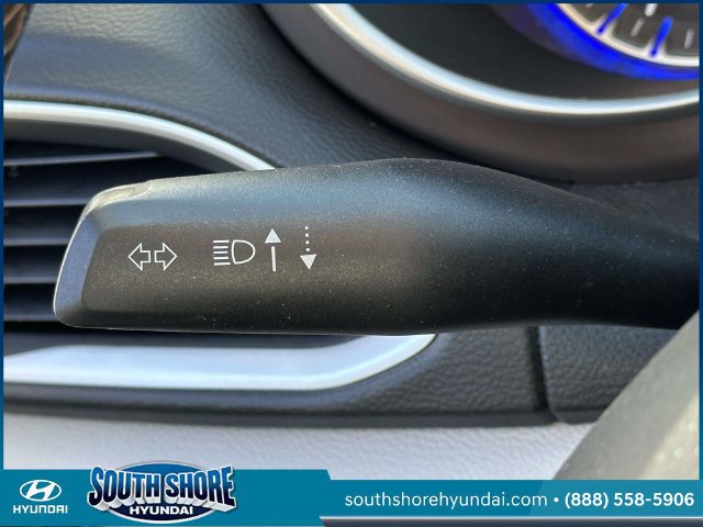 Used 2018 Chrysler Pacifica Touring-L FWD image 23