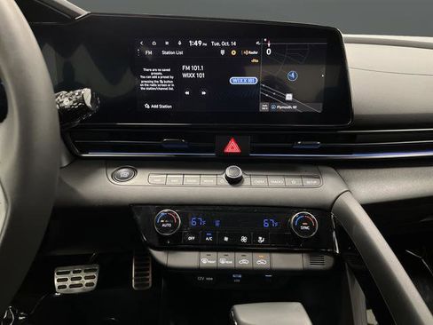 Used 2025 Hyundai Elantra SEL image 7