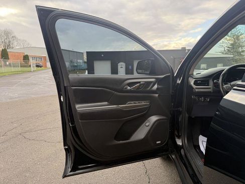 Used 2018 GMC Acadia SLT w/ LPO, Protection Package image 13