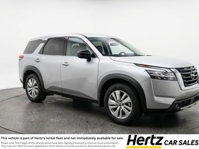 Used 2025 Nissan Pathfinder SV