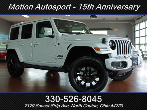 Used 2021 Jeep Wrangler Unlimited Sahara AWD/4WD image 2
