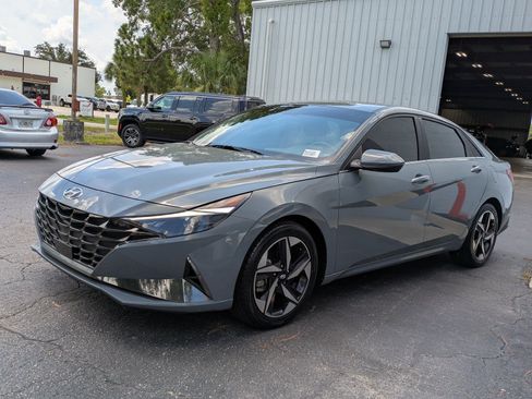 Used 2022 Hyundai Elantra SEL w/ Convenience + Premium Package FWD image 6
