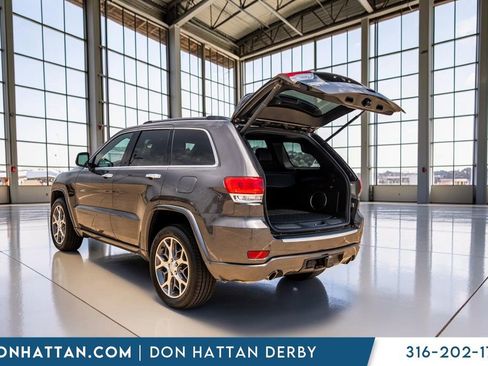 Used 2021 Jeep Grand Cherokee Overland AWD/4WD image 32